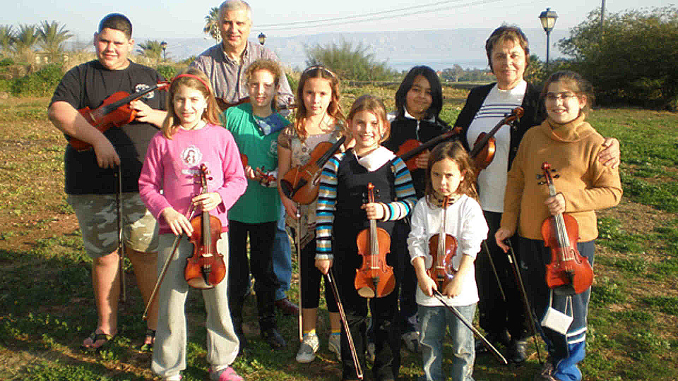 Watch Full Movie Violinists - Watch Trailer